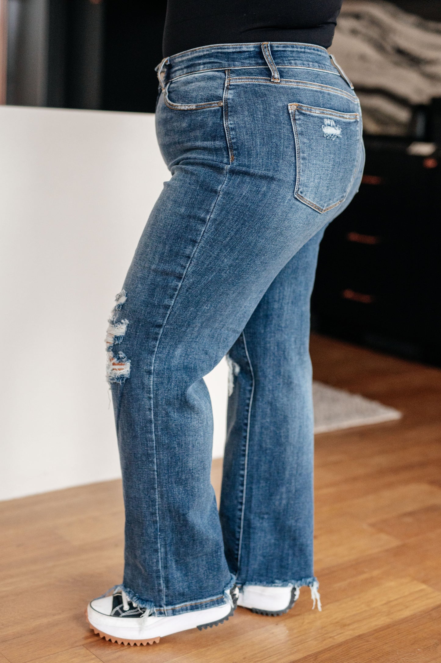 Judy Blues Rose High Rise 90's Straight Jeans in Dark Wash