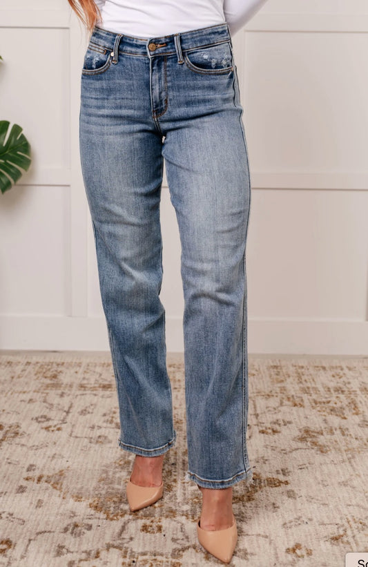 Judy Blue Quinn Mid Rise Straight Leg Jean | Sizes 3-20W